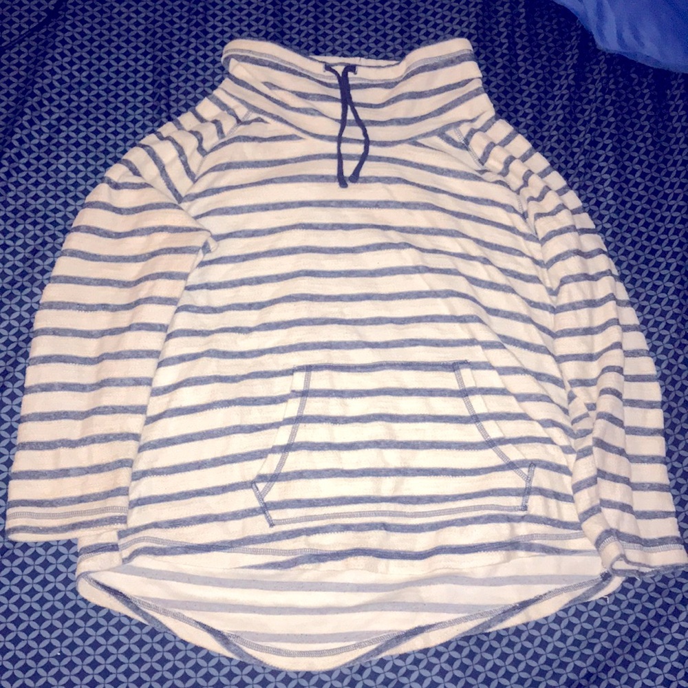 Active wear pullover